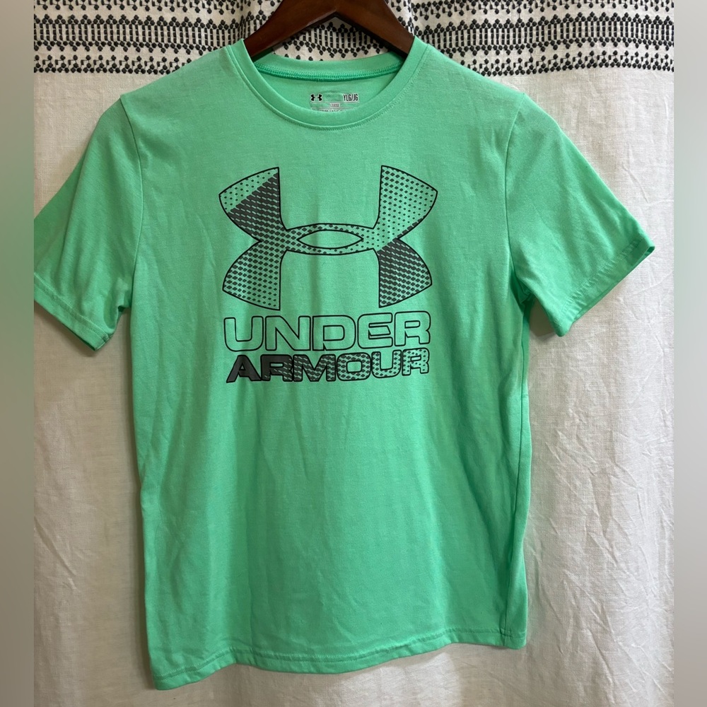 Under Armour Tee Boys Size Large